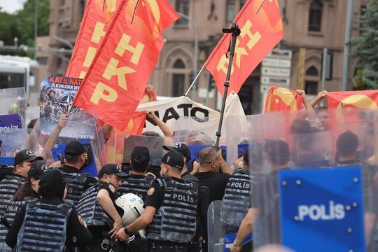 Protestas con motivo de la cumbre de la OTAN. Fotografía: Agencia Noticias Argentinas/Xinhua.