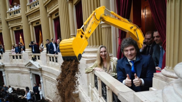 Milei juega el jueves otro partido parlamentario clave con el apoyo de varios gobernadores.