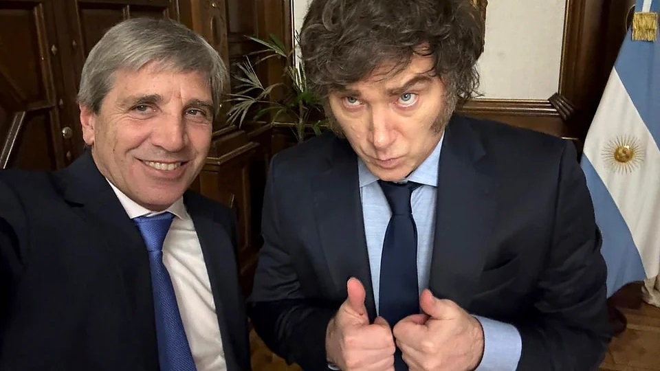 La escasez de préstamos bancarios y la neutralización de la emisión de pesos frenaron la reactivación económica durante los primeros meses del año.