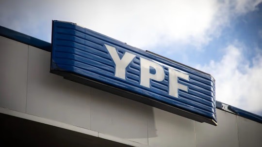 YPF, y un pasamanos de MetroGas a Edenor, empresa controlada por José Luis Manzano, Daniel Vila y Mauricio Filiberti