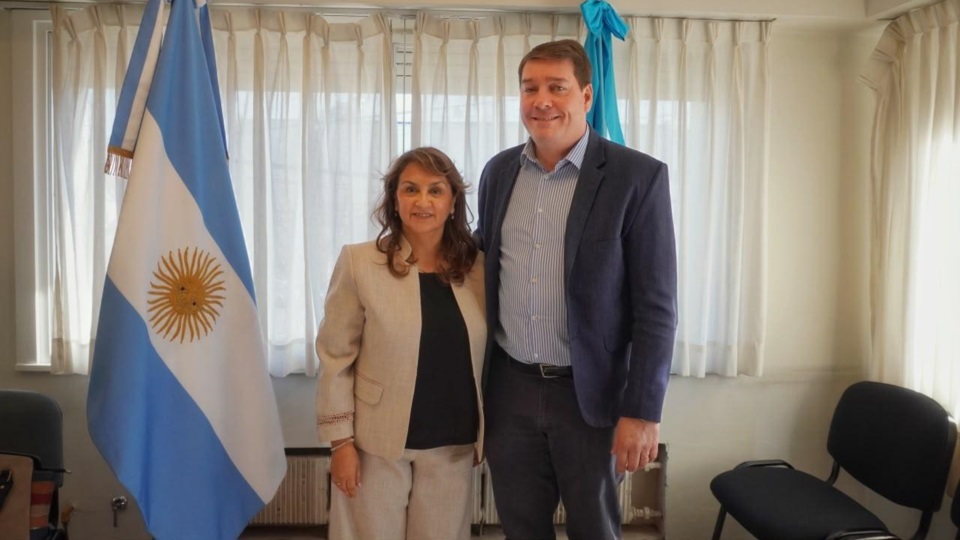 Moyano y Biss después de la jura.