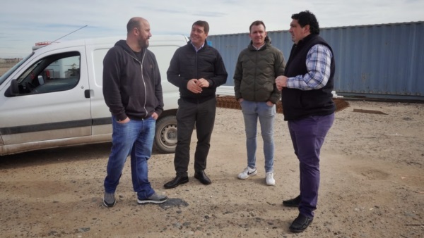 Conrado Zuazu Evans, Damián Biss y funcionarios comunales.
