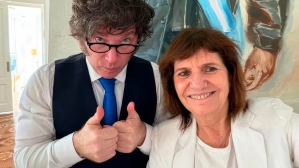 El presidente Javier Milei junto a la senadora Patricia Bullrich en Casa Rosada.