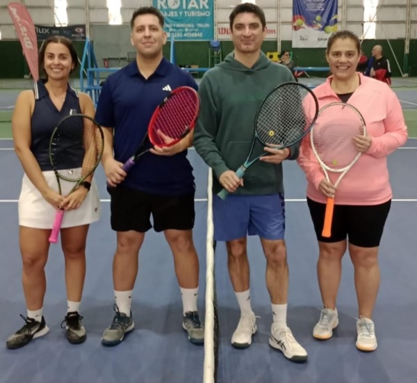 Anabel Puntel-Samuel Zapata y los campeones de Mixtos "C", Mirta Moreno yAlejandro Suffriti.