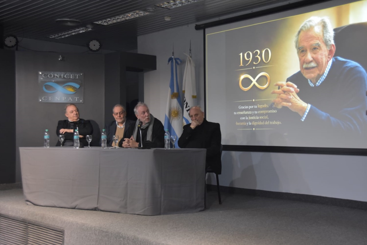 El Foro homenajeó a Guillermo Gallo Mendoza, uno de los impulsores de la Fundación Patagonia Tercer Milenio.