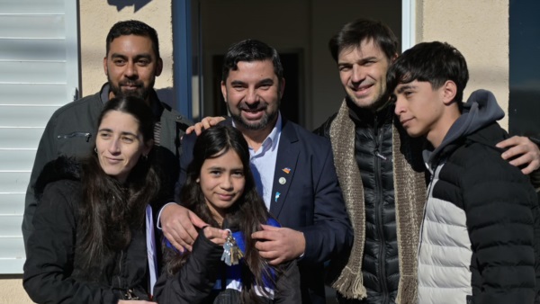 Beneficiarios de la casa propia.