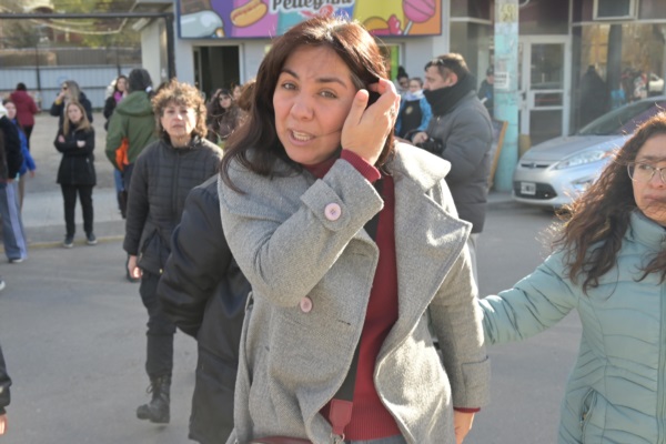 Roxana Ortega regresa a su hogar. 