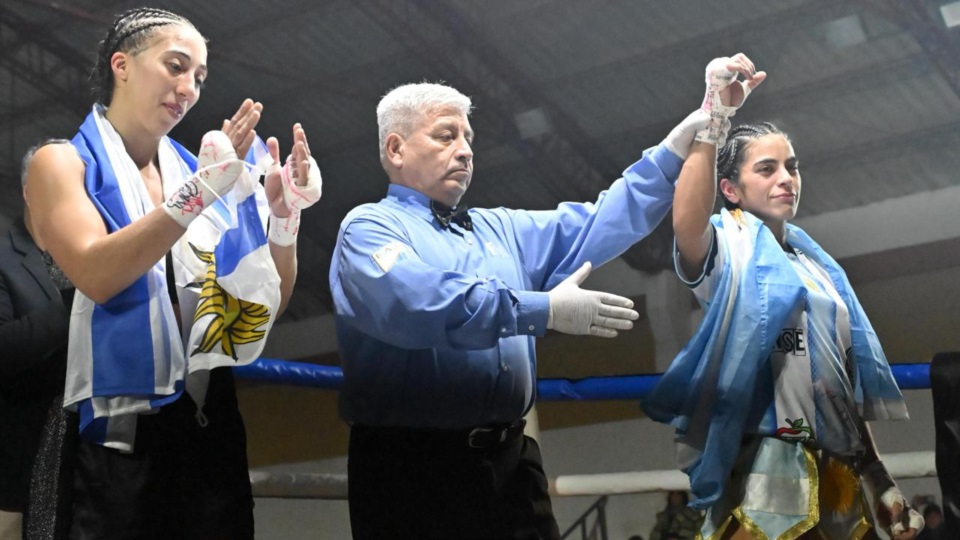 En su última pelea, Leiva superó por puntos en decisión unánime a la uruguaya Julieta Nuñez.