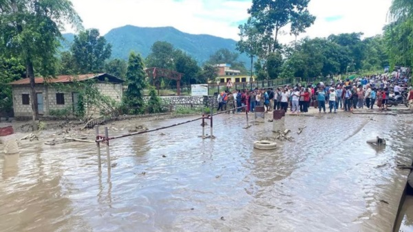 Una zona afectada por las inundaciones repentinas en el distrito de Nuwakot, Nepal. Foto: Agencia NA (Xinhua).
