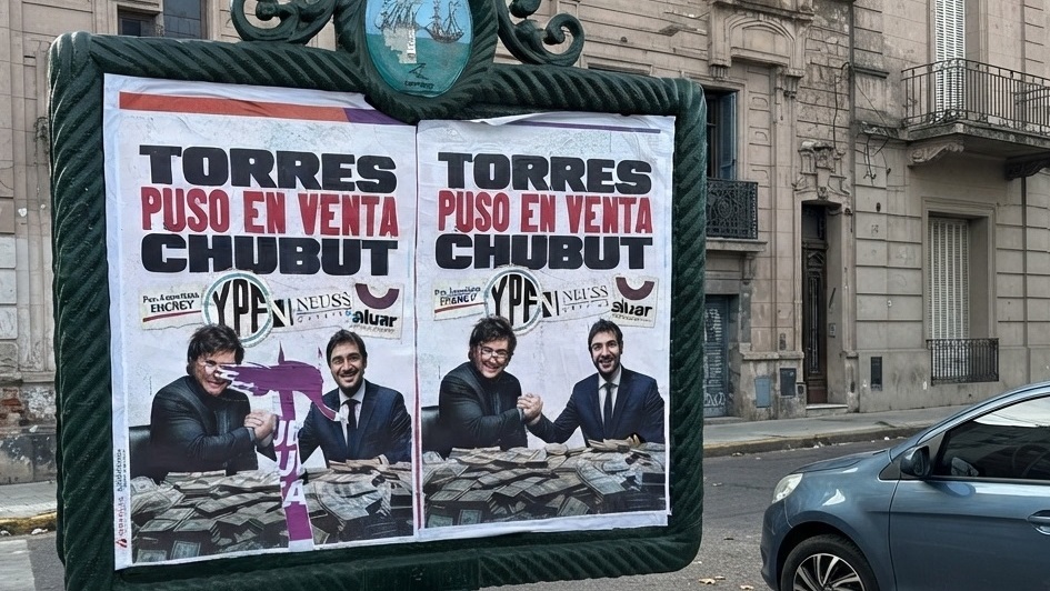 Alguien le mandó un mensaje a Torres. ¿Quién? ¿Por qué?