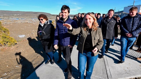 Torres y Peralta recorriendo Rada Tilly.