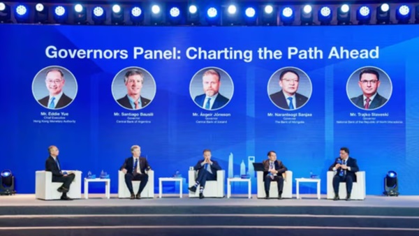 Bausili participó del evento junto a otros presidentes de banco centrales mundiales.