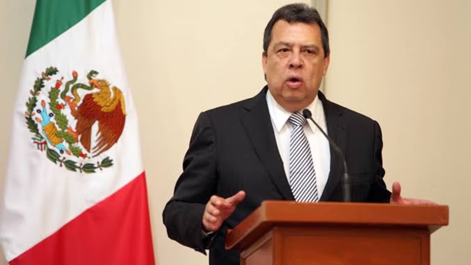 El ex gobernador Aguirre. Alumnos de una escuela para maestros desaparecieron cuando se trasladaban rumbo a una movilización en Ciudad de México.
