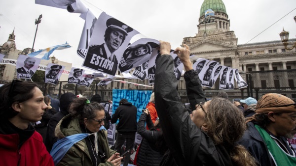 El Congreso fue escenario, otra vez, del reclamo popular contra Milei. (Foto: NA)