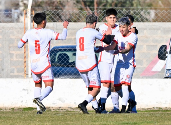 El festejo del primer gol. Foto: Daniel Feldman.