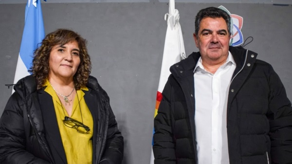 La nueva y el ex. Luna y su antecesor, Alfonsín.