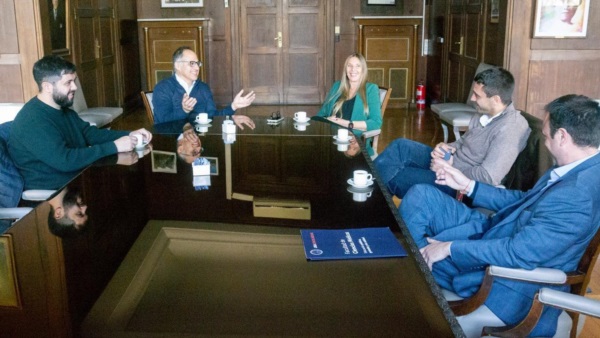 Sergio Wisky y Claudia Negri firmaron el acuerdo.