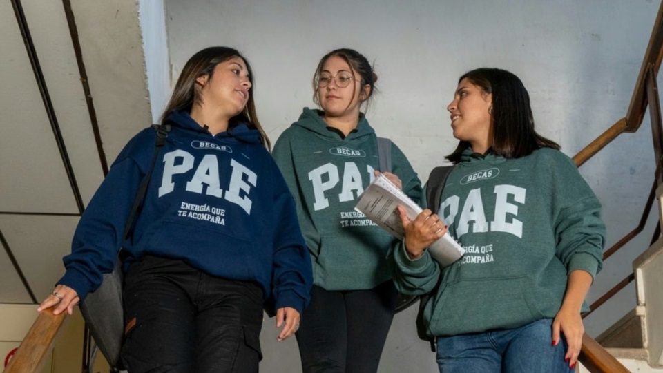 Becas de PAE para mujeres de Chubut y Santa Cruz.