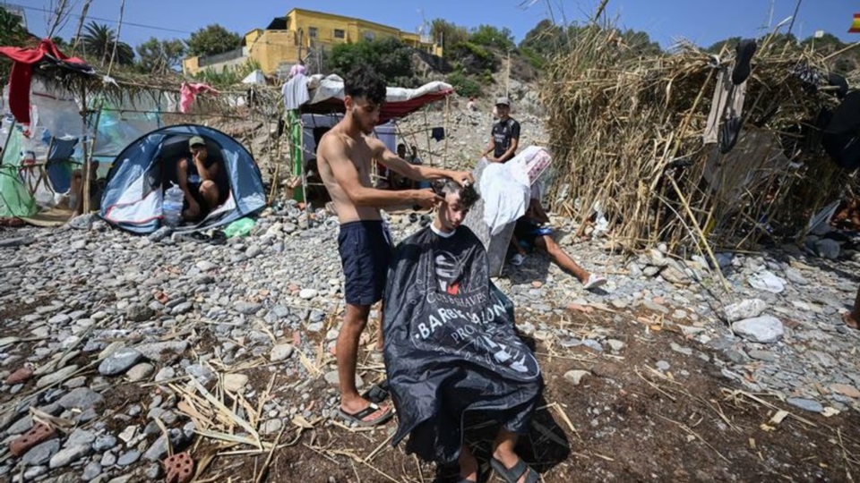 Campamento para migrantes en Ceuta. Foto: Agencia NA (Xinhua).