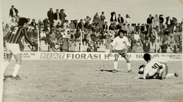 Victoria ante Independiente en Trelew.