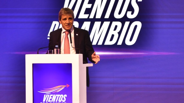  Luis Caputo, ministro de Economía. 