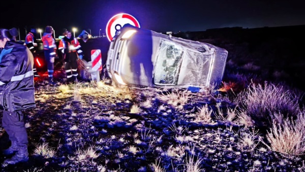 La mujer falleció tras el vuelco de la camioneta. (Foto: planeta-madryn).