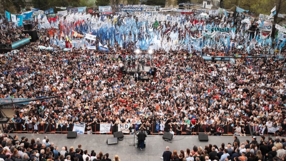 Una multitud en Avellaneda.