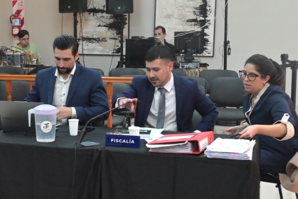 La Fiscalía se apronta para el debate.