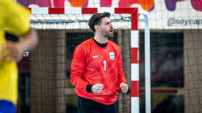 Actuación consagratoria de Agustín Forlino en el clásico. Con un tremendo 50% de efectividad (17/34 atajadas), bajó la persiana en los momentos clave.