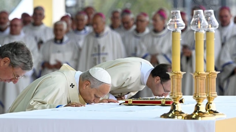 El Papa León XIV en París.