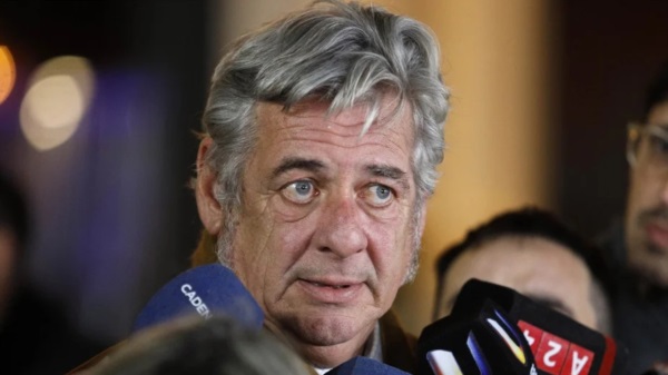 Nicolás Pino recibió críticas por las primeras decisiones del nuevo mandato.