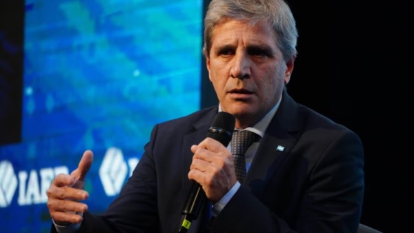 Caputo asegura que en 2027 el dólar estará controlado. Foto: Agencia NA (Mariano Sánchez).