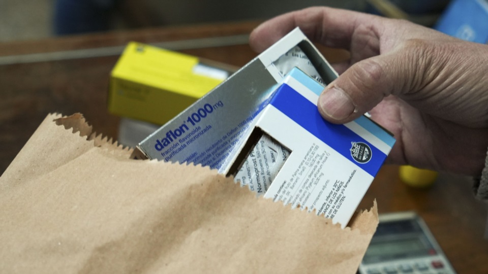 Medicamentos hasta cuatro veces más caros.