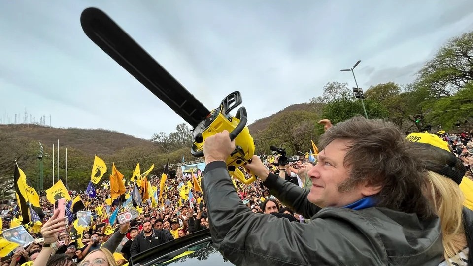 Continúa la “motosierra” del Gobierno Nacional.